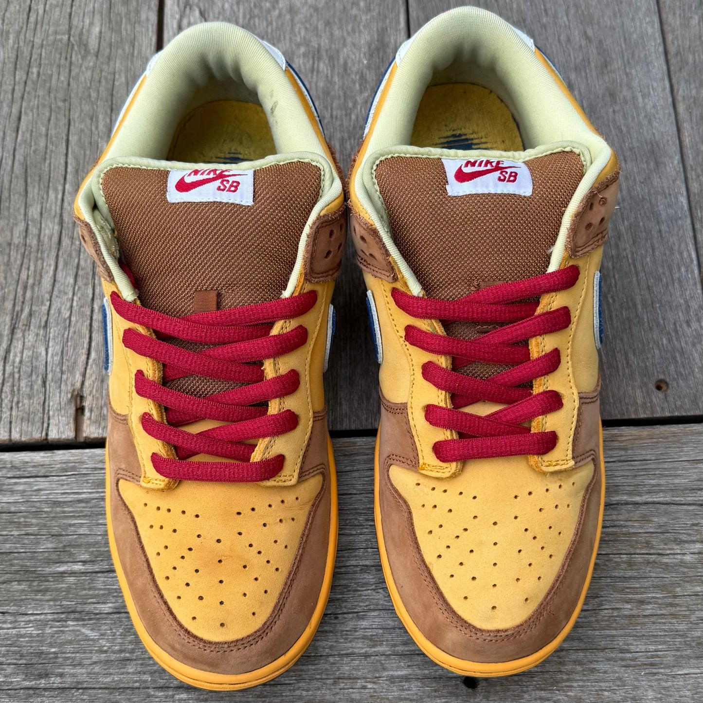 Nike SB Dunk Low Newcastle Brown Ale Size 10