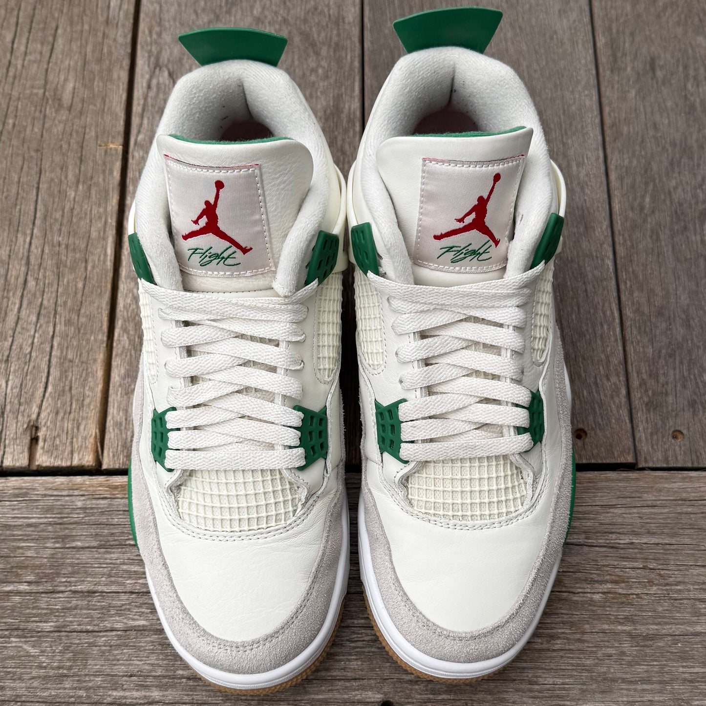 Nike SB Jordan 4 Pine Green Size 9