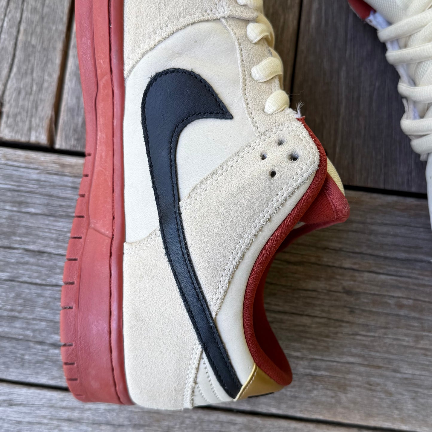 Nike SB Dunk Low Muslin Hennessy Size 11
