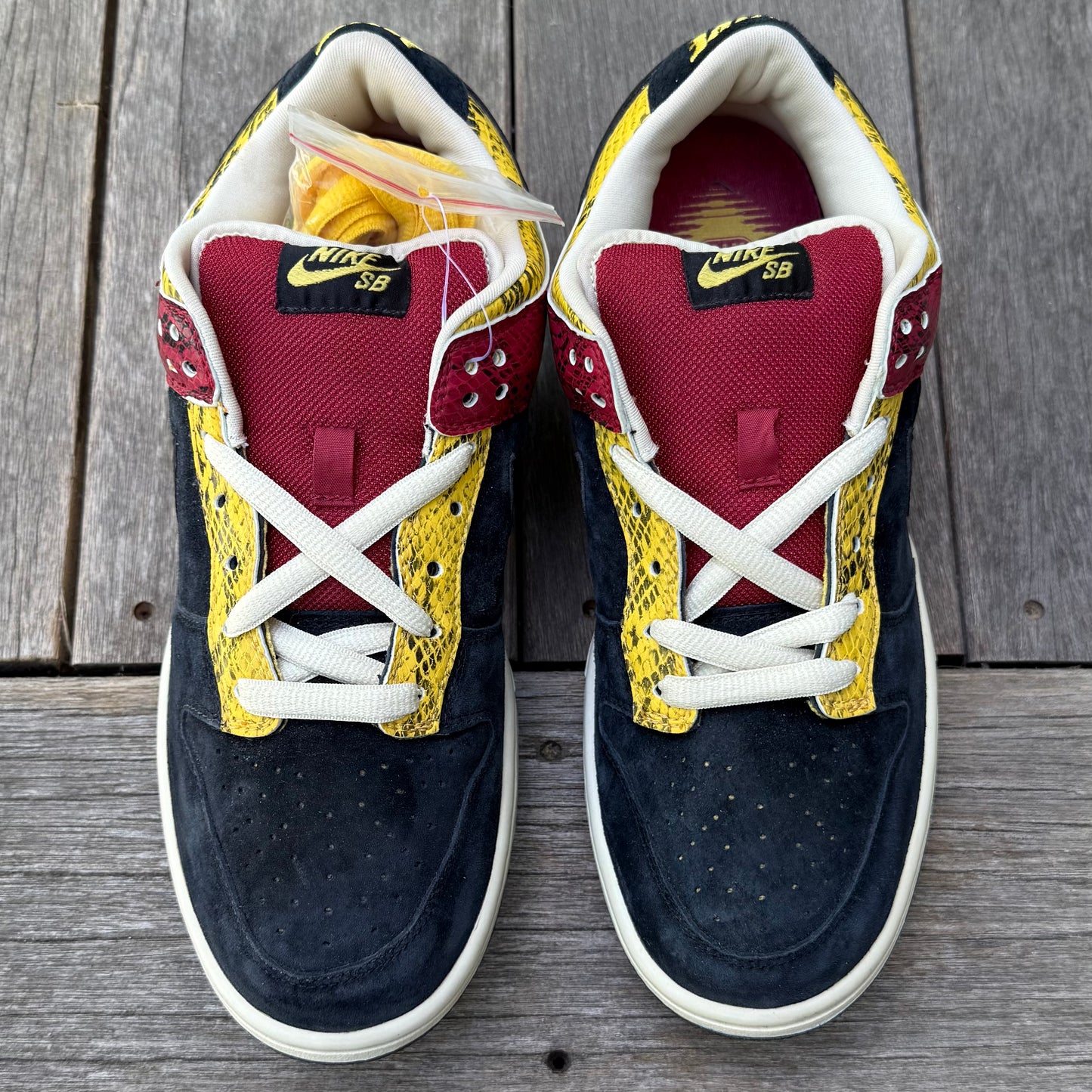 Nike SB Dunk Low Coral Snake Size 9.5
