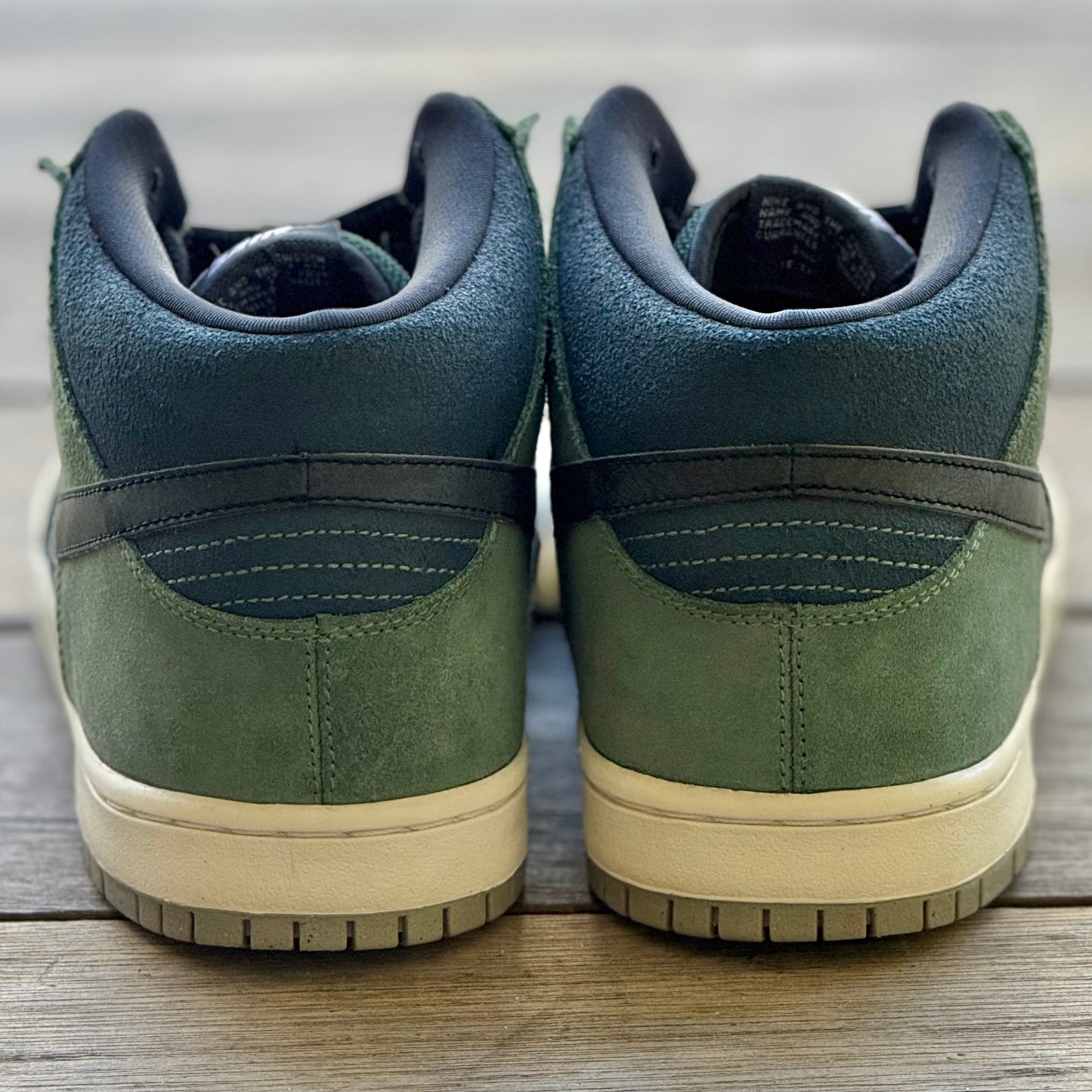 Nike SB Dunk Mid Nori Size 8.5