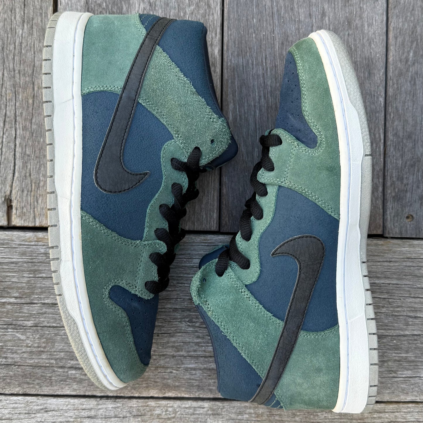 Nike SB Dunk Mid Nori Size 8.5