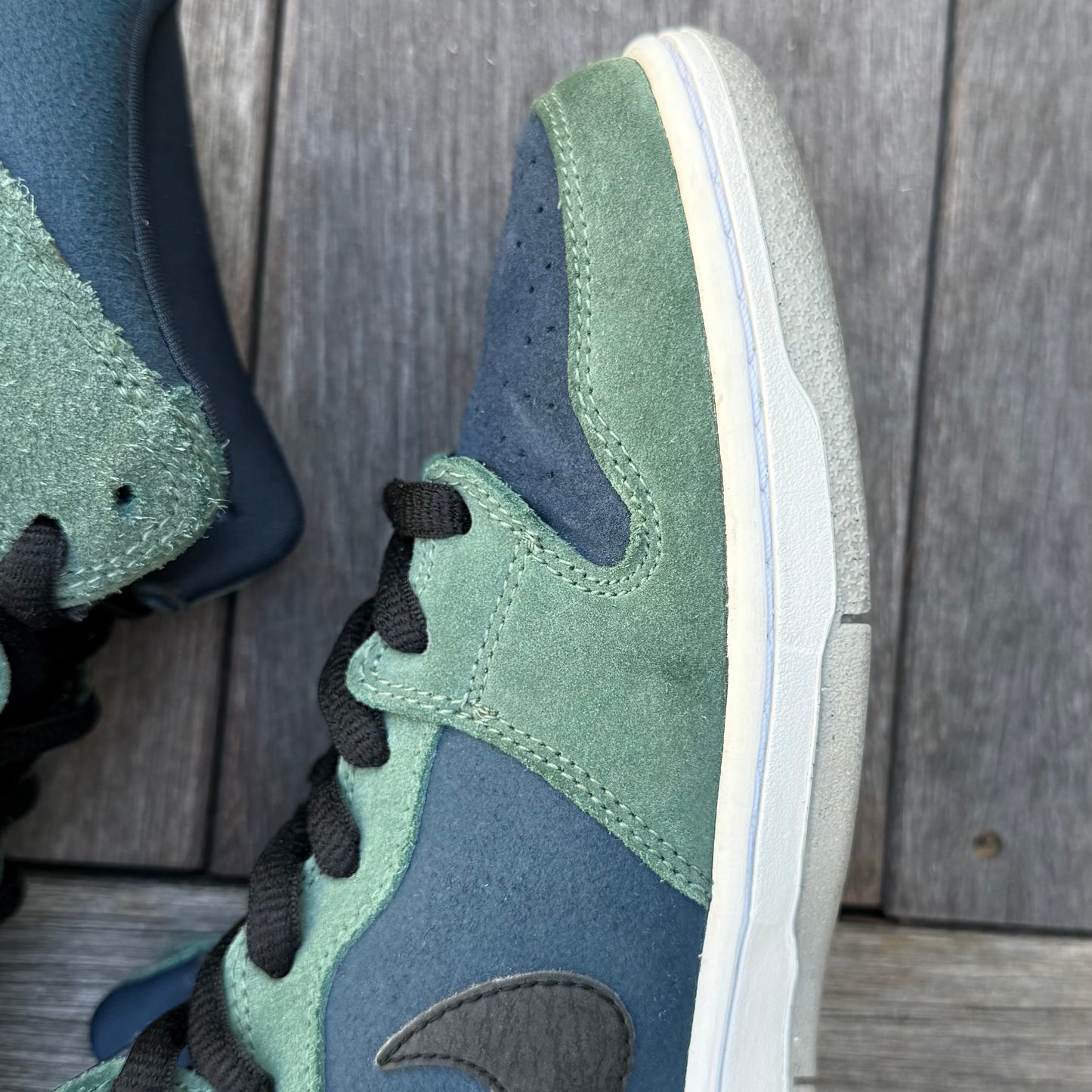 Nike SB Dunk Mid Nori Size 8.5