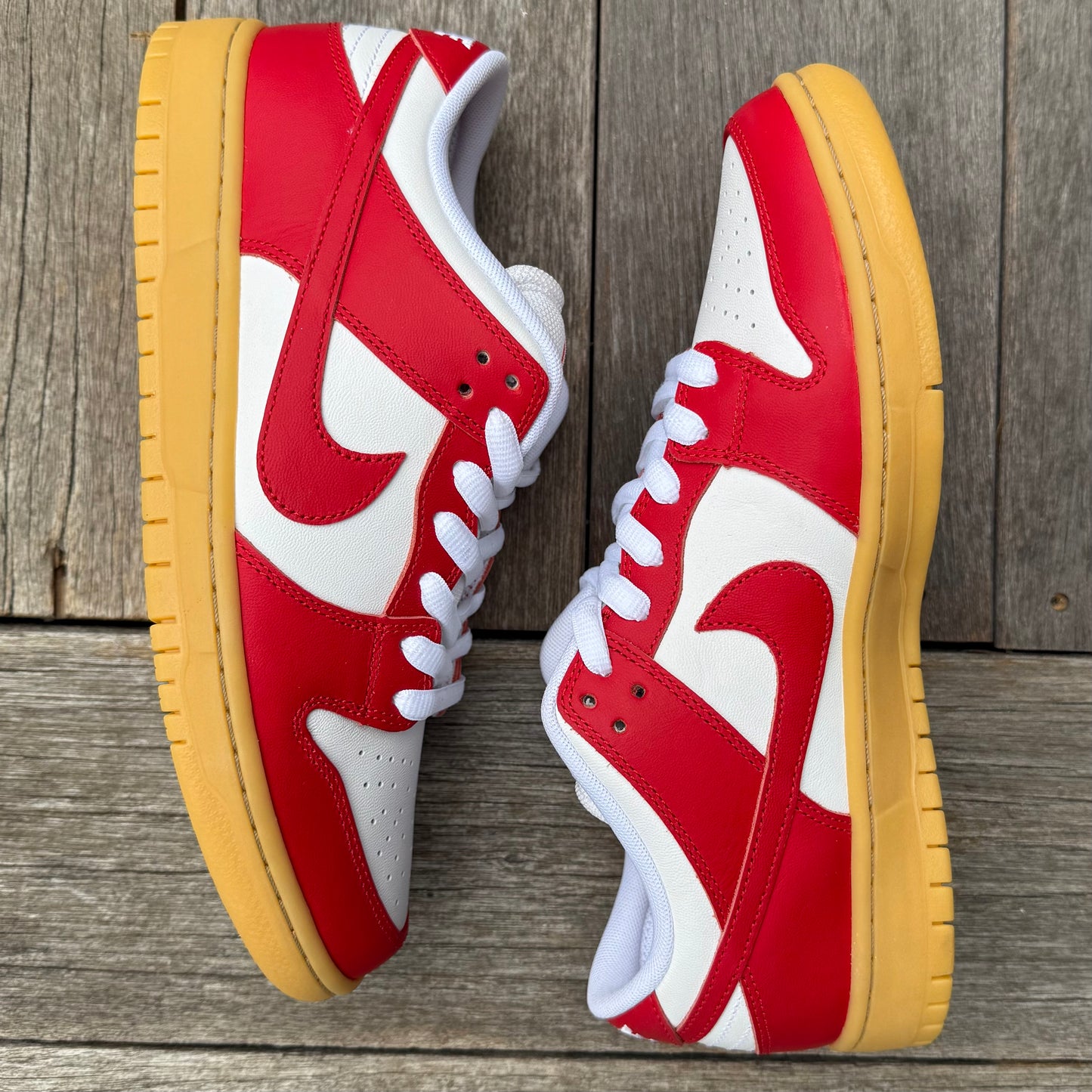 Nike SB Dunk Low University Red Gum Orange Label SAMPLE Size 9