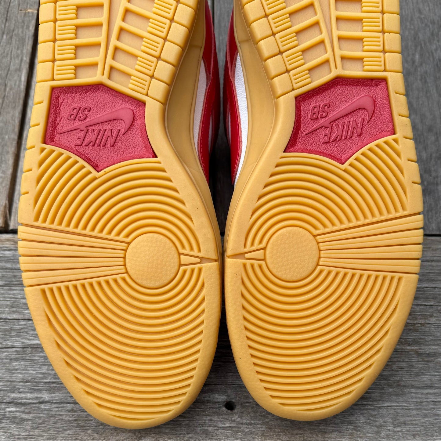 Nike SB Dunk Low University Red Gum Orange Label SAMPLE Size 9