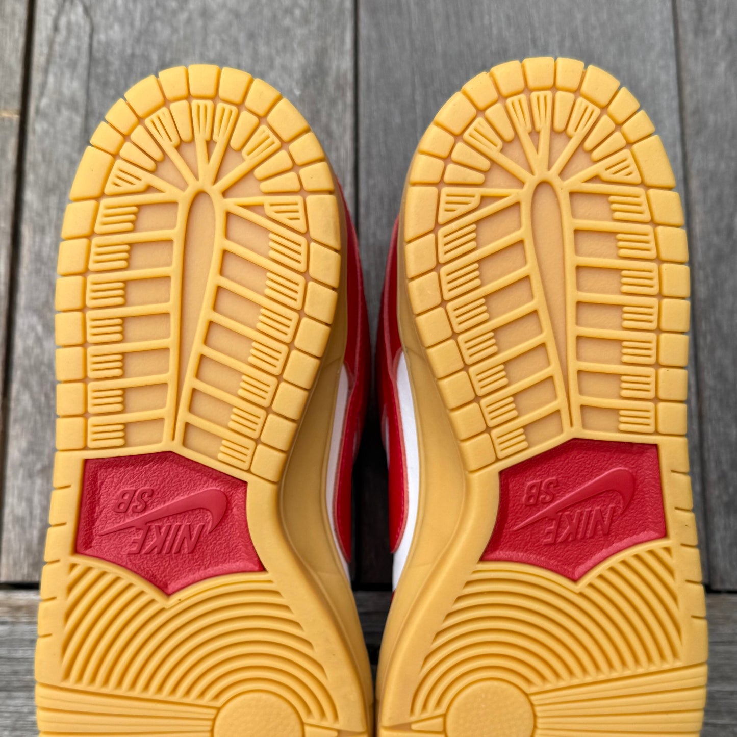 Nike SB Dunk Low University Red Gum Orange Label SAMPLE Size 9