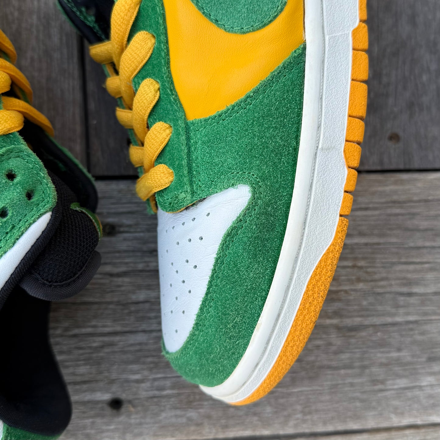 Nike SB Dunk Low Buck Size 9.5