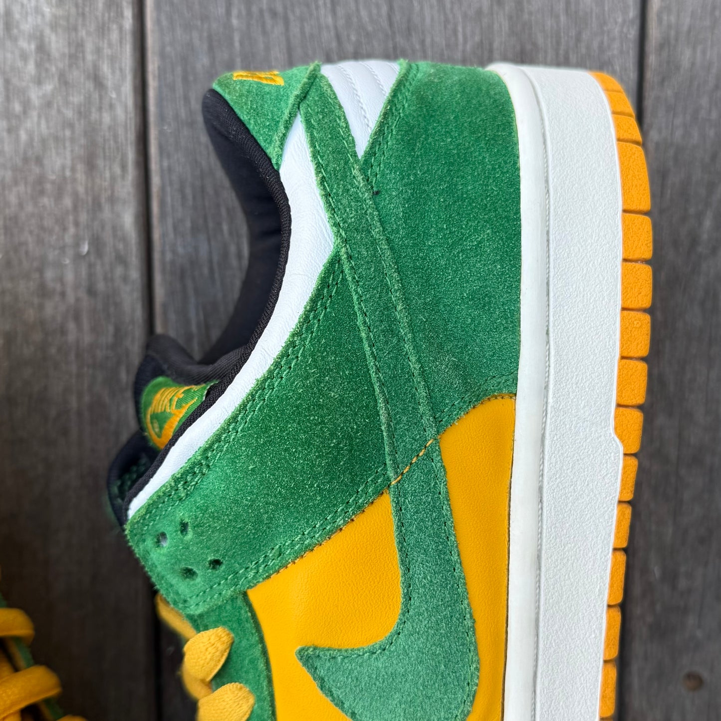 Nike SB Dunk Low Buck Size 9.5