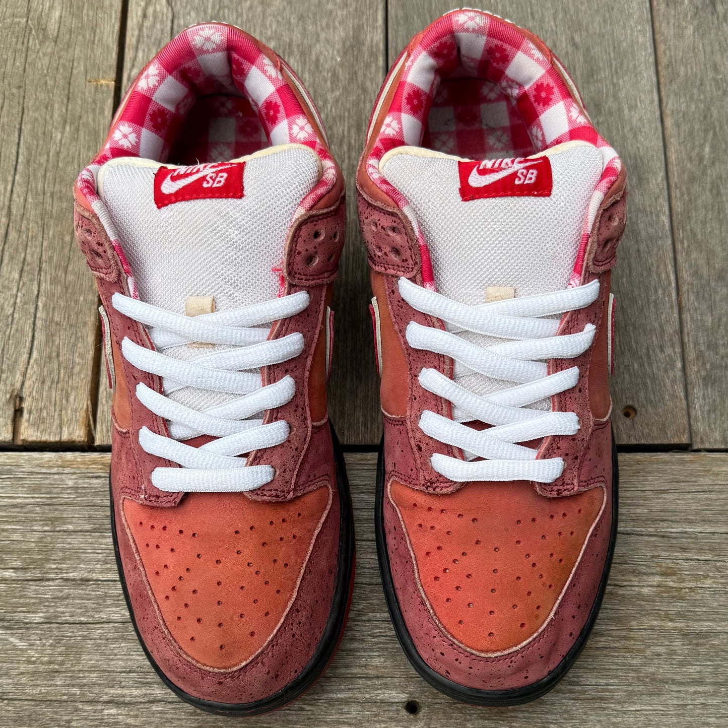 Nike SB Dunk Low Red Lobster Size 10