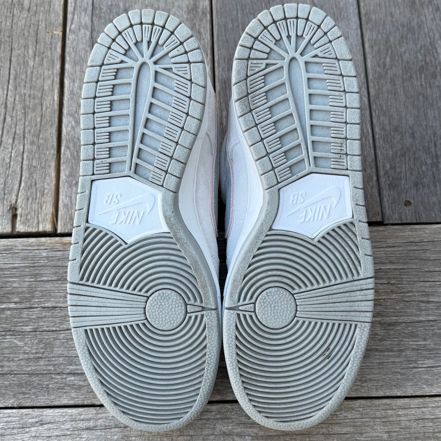 Nike SB Dunk Low Perfect Pink IW Size 10.5