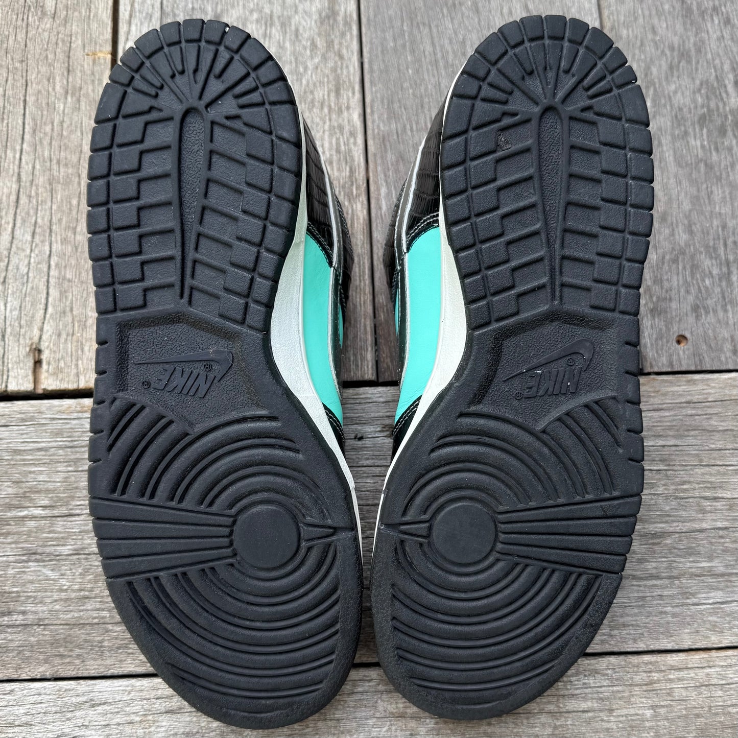 Nike SB Dunk Low Tiffany Diamond Size 10.5