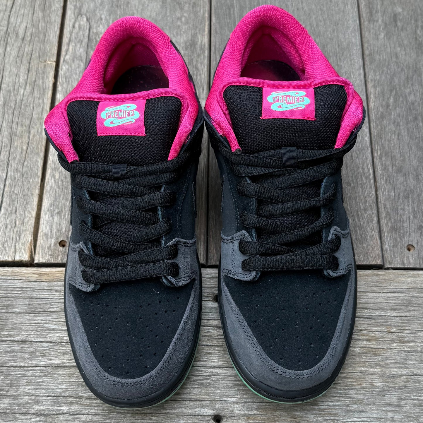 Nike SB Dunk Low Northern Lights Size 9.5