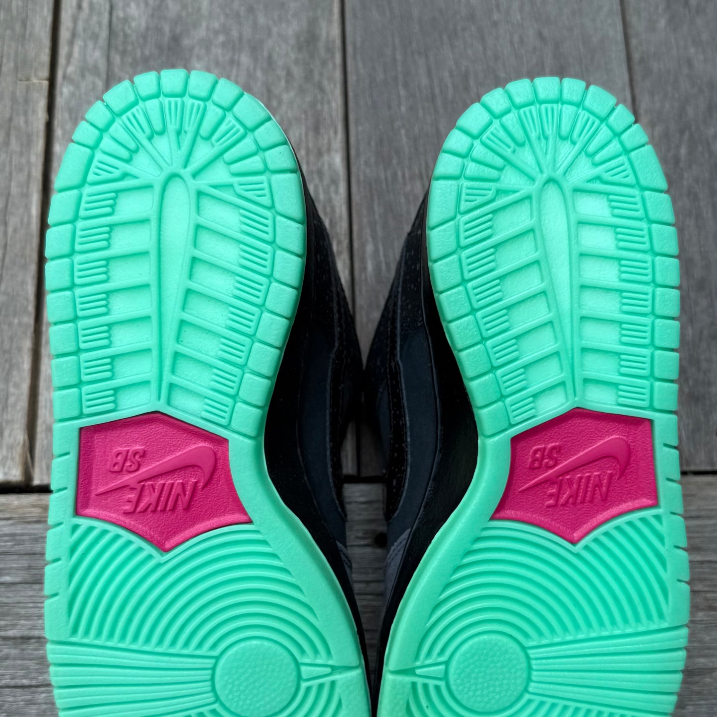 Nike SB Dunk Low Northern Lights Size 9.5