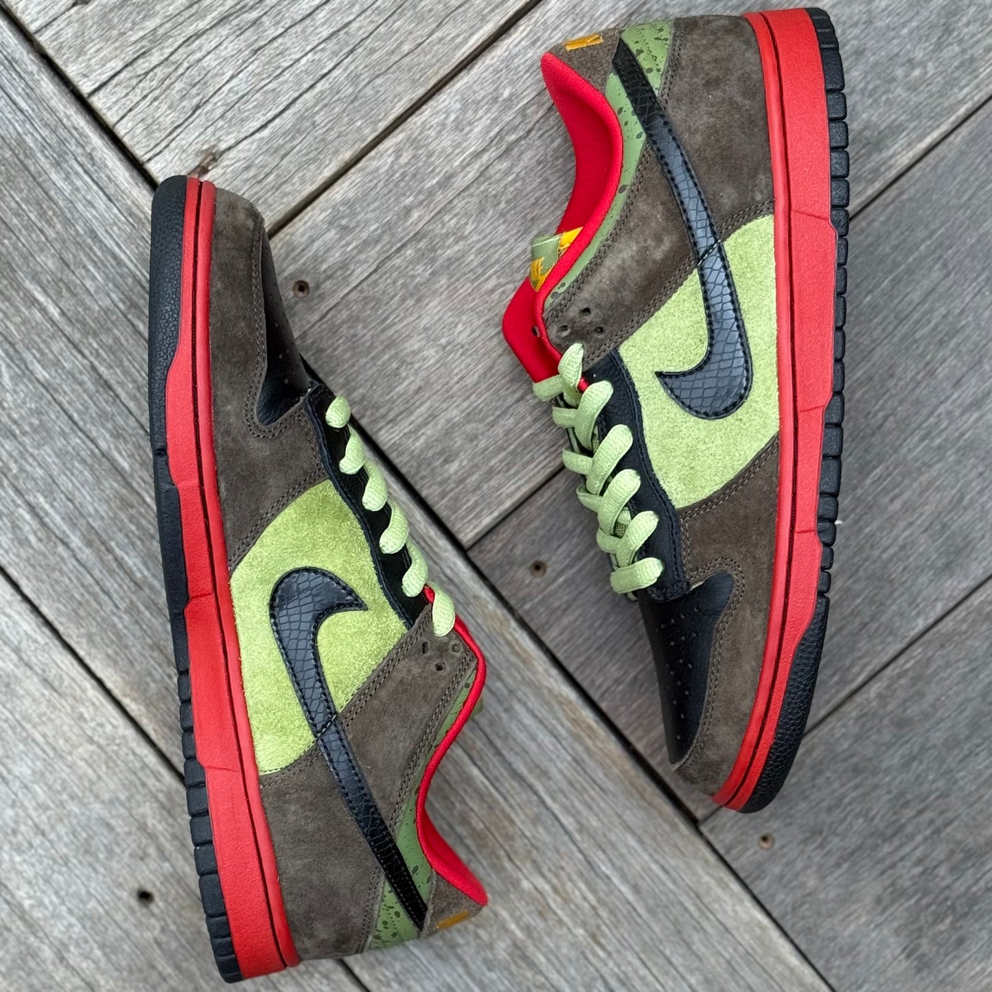 Nike SB Dunk Low Asparagus Size 9.5