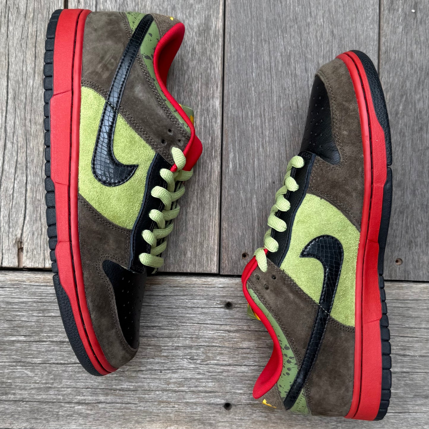 Nike SB Dunk Low Asparagus Size 9.5