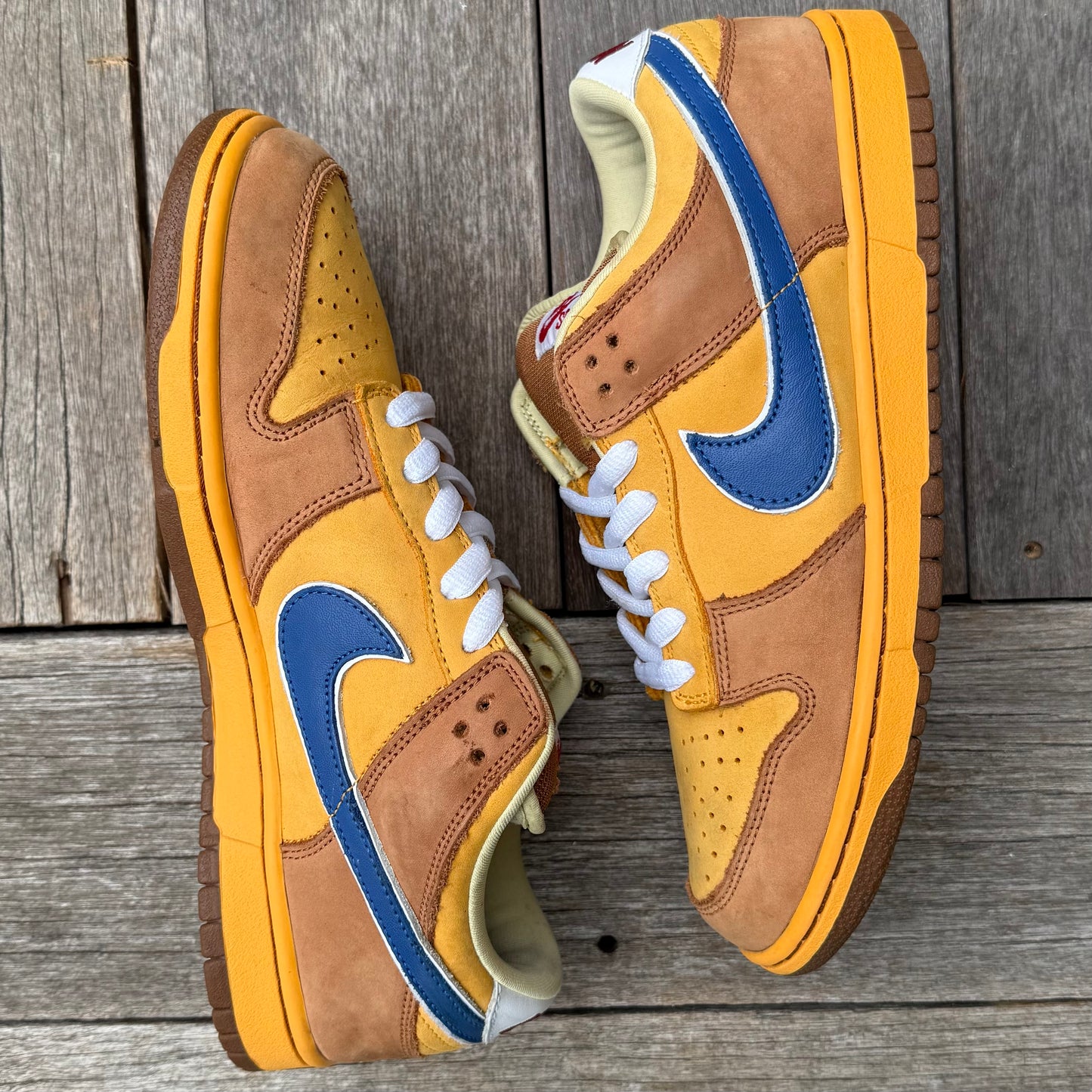 Nike SB Dunk Low Newcastle Brown Ale Size 10