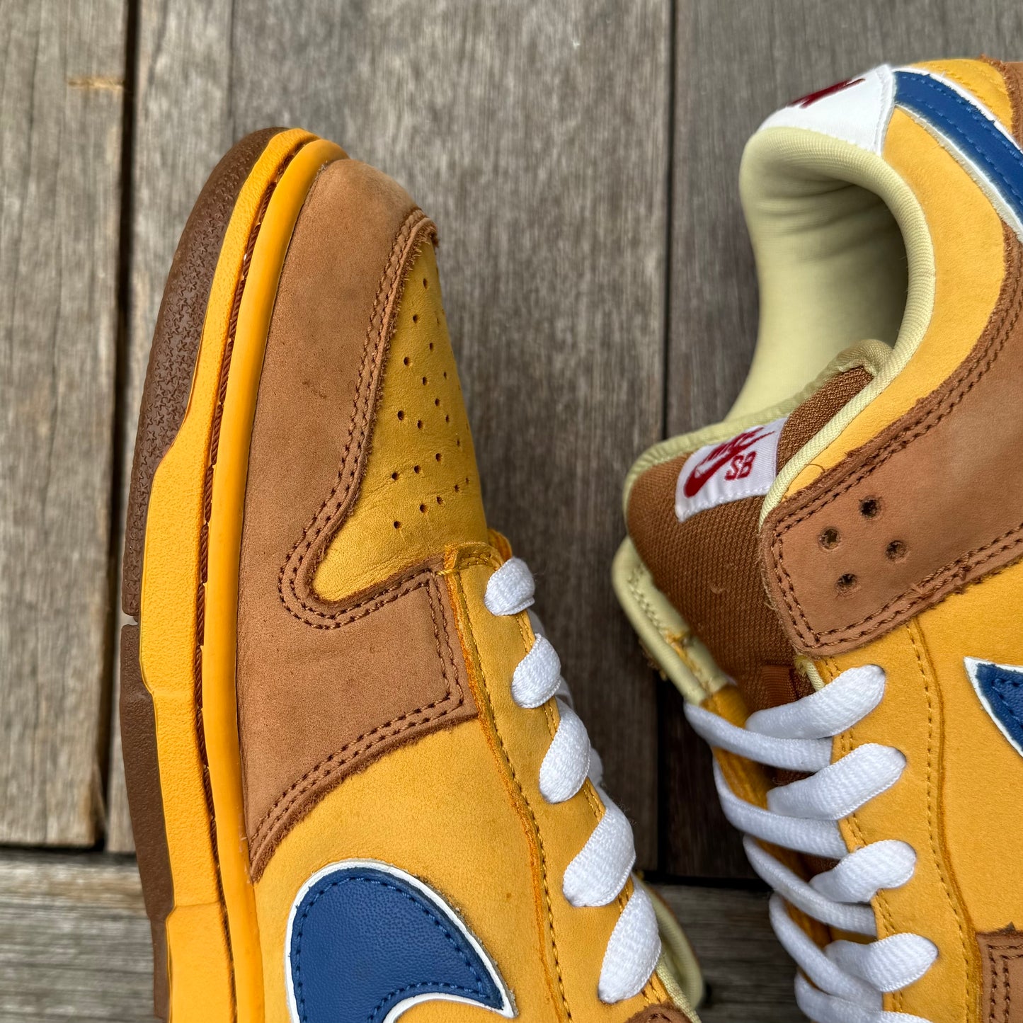 Nike SB Dunk Low Newcastle Brown Ale Size 10