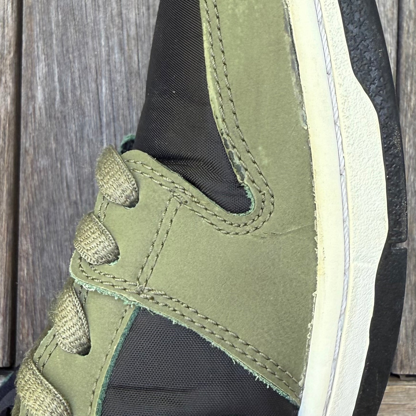Nike SB Dunk Low Medium Olive Turbo Size 9.5
