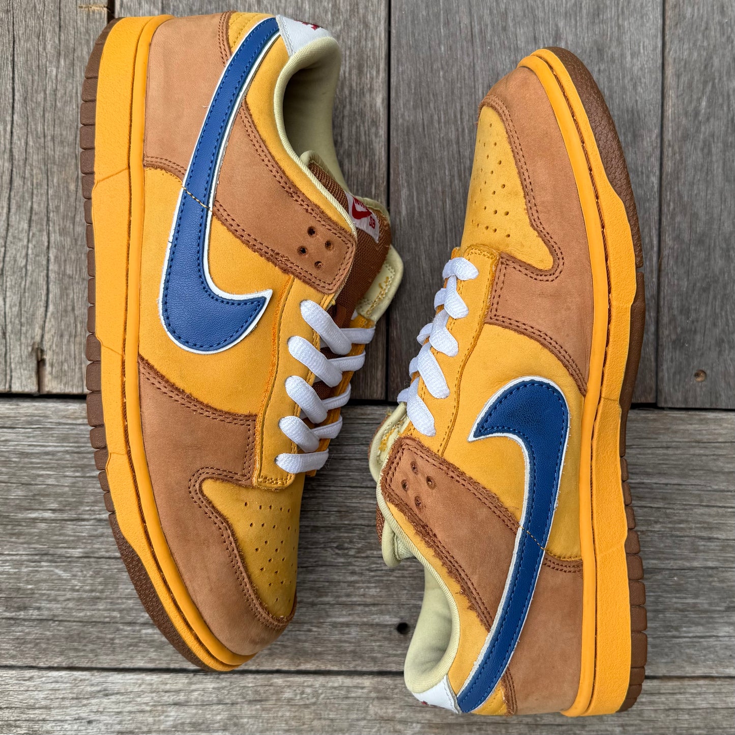 Nike SB Dunk Low Newcastle Brown Ale Size 10