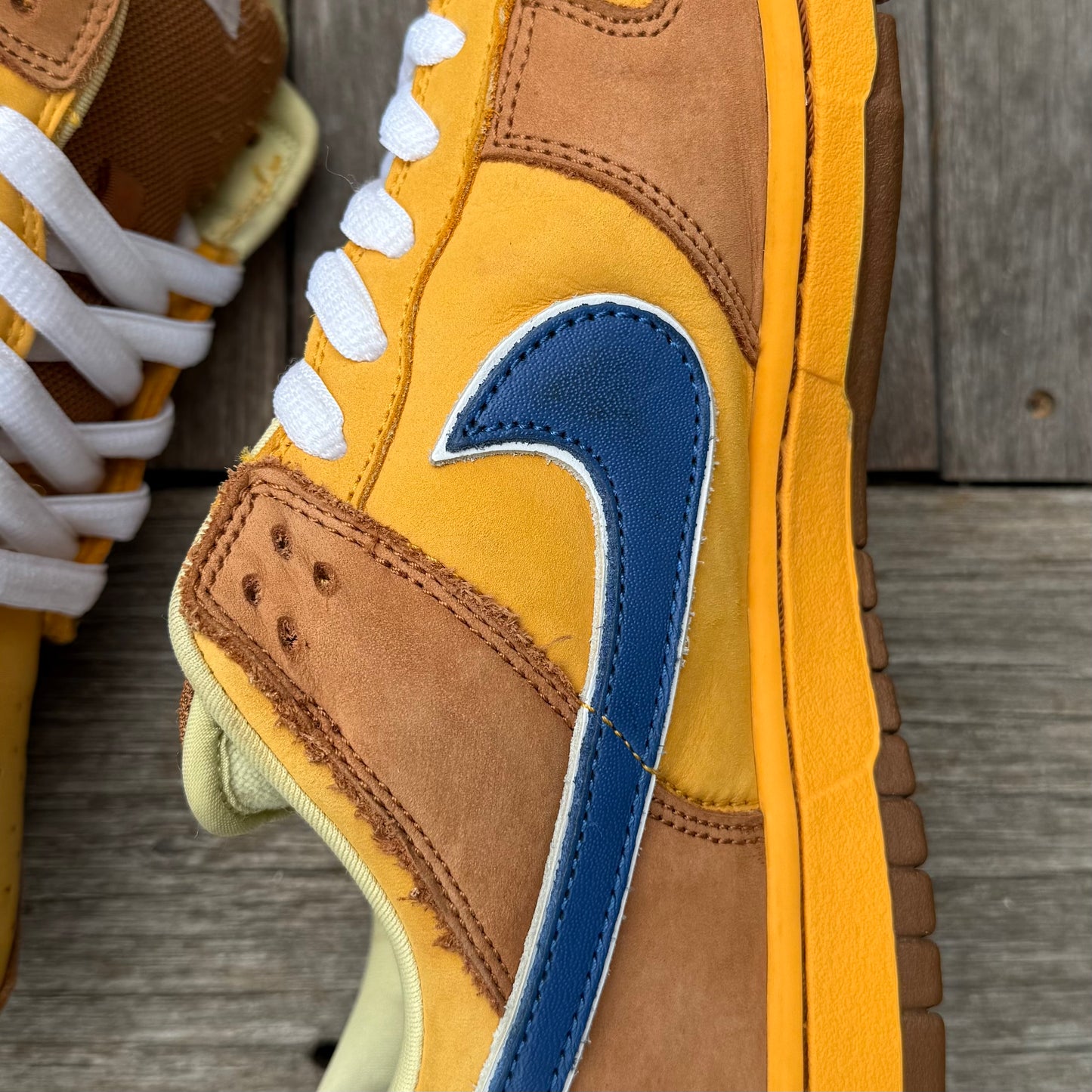 Nike SB Dunk Low Newcastle Brown Ale Size 10