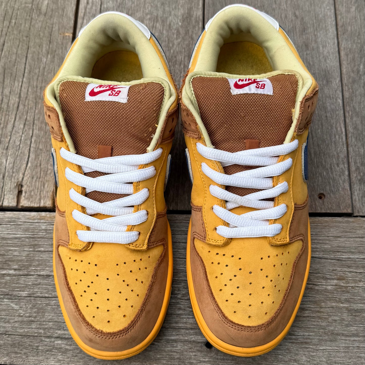 Nike SB Dunk Low Newcastle Brown Ale Size 10