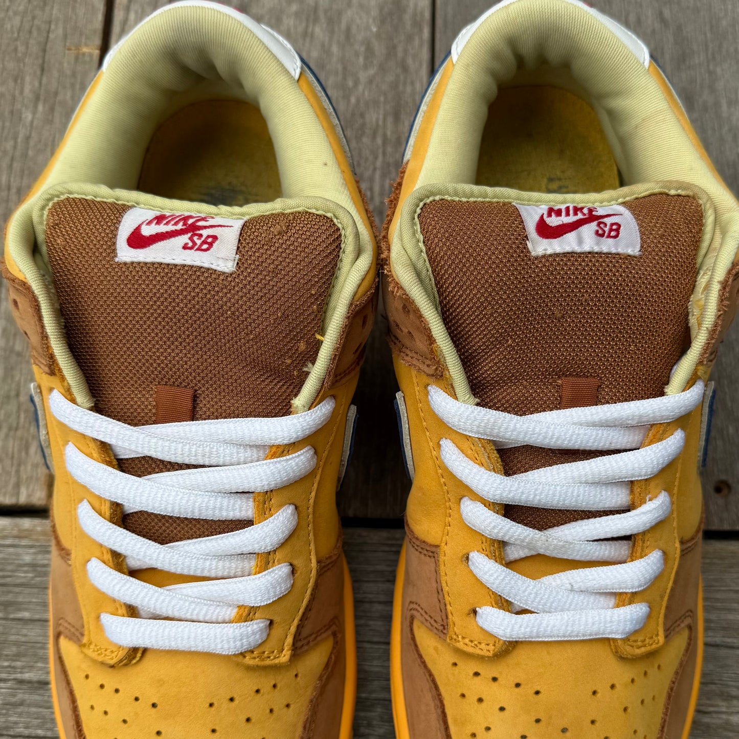 Nike SB Dunk Low Newcastle Brown Ale Size 10