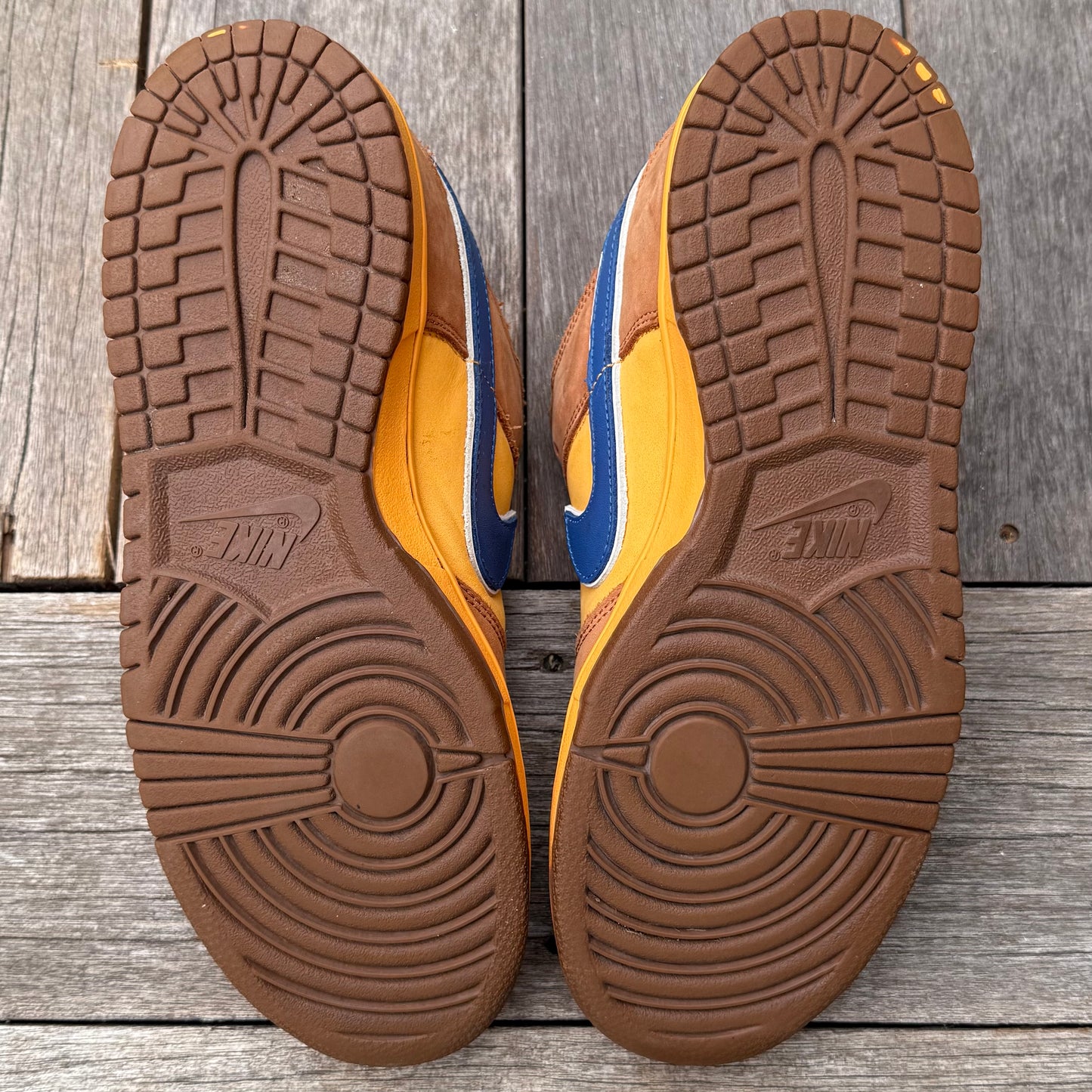 Nike SB Dunk Low Newcastle Brown Ale Size 10