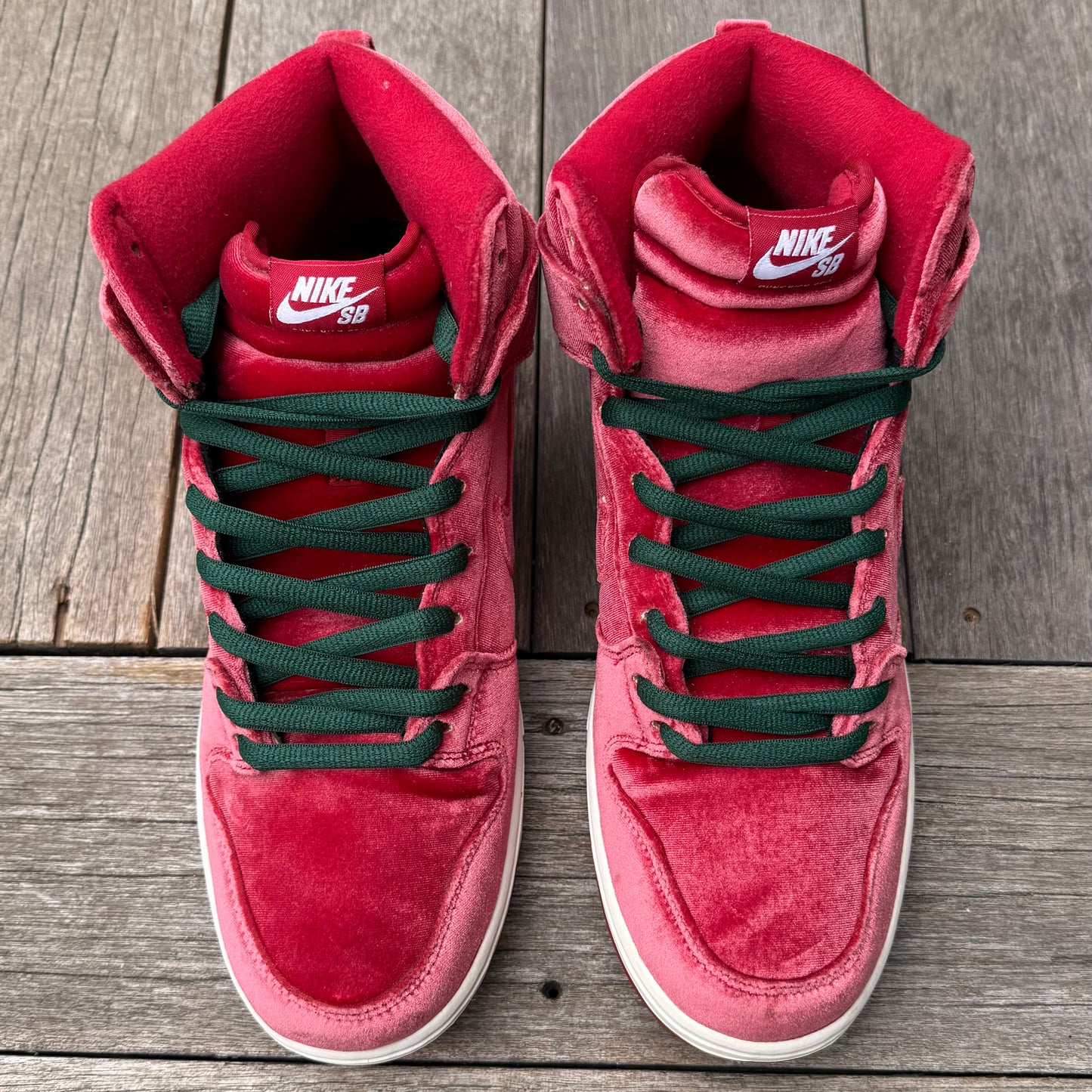 Nike SB Dunk High Red Velvet Size 13