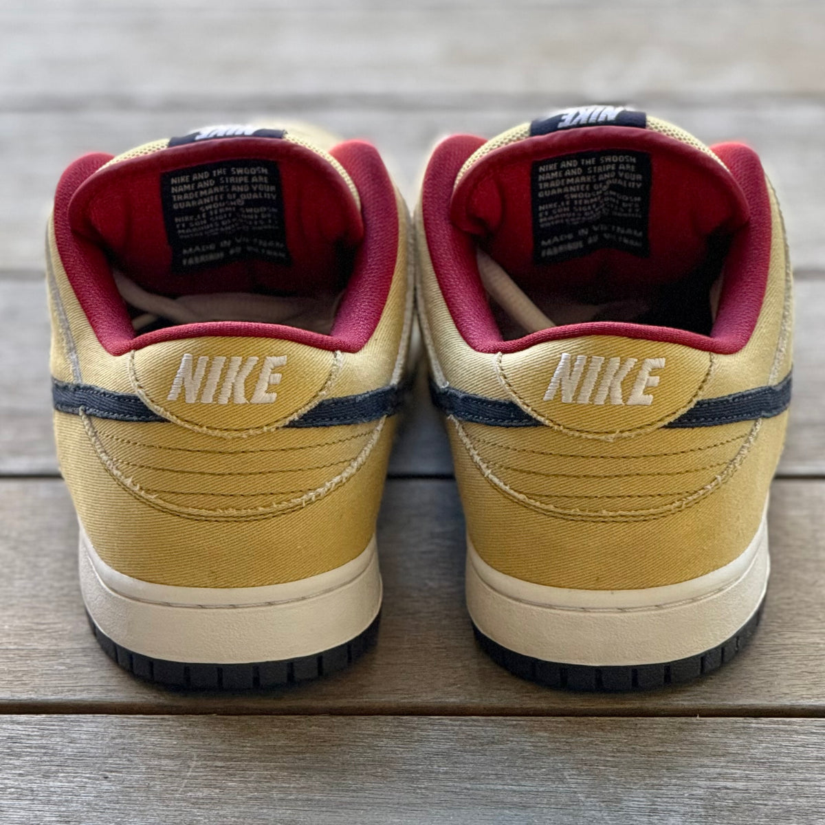 Nike SB Dunk Low Gold Dust Size 10