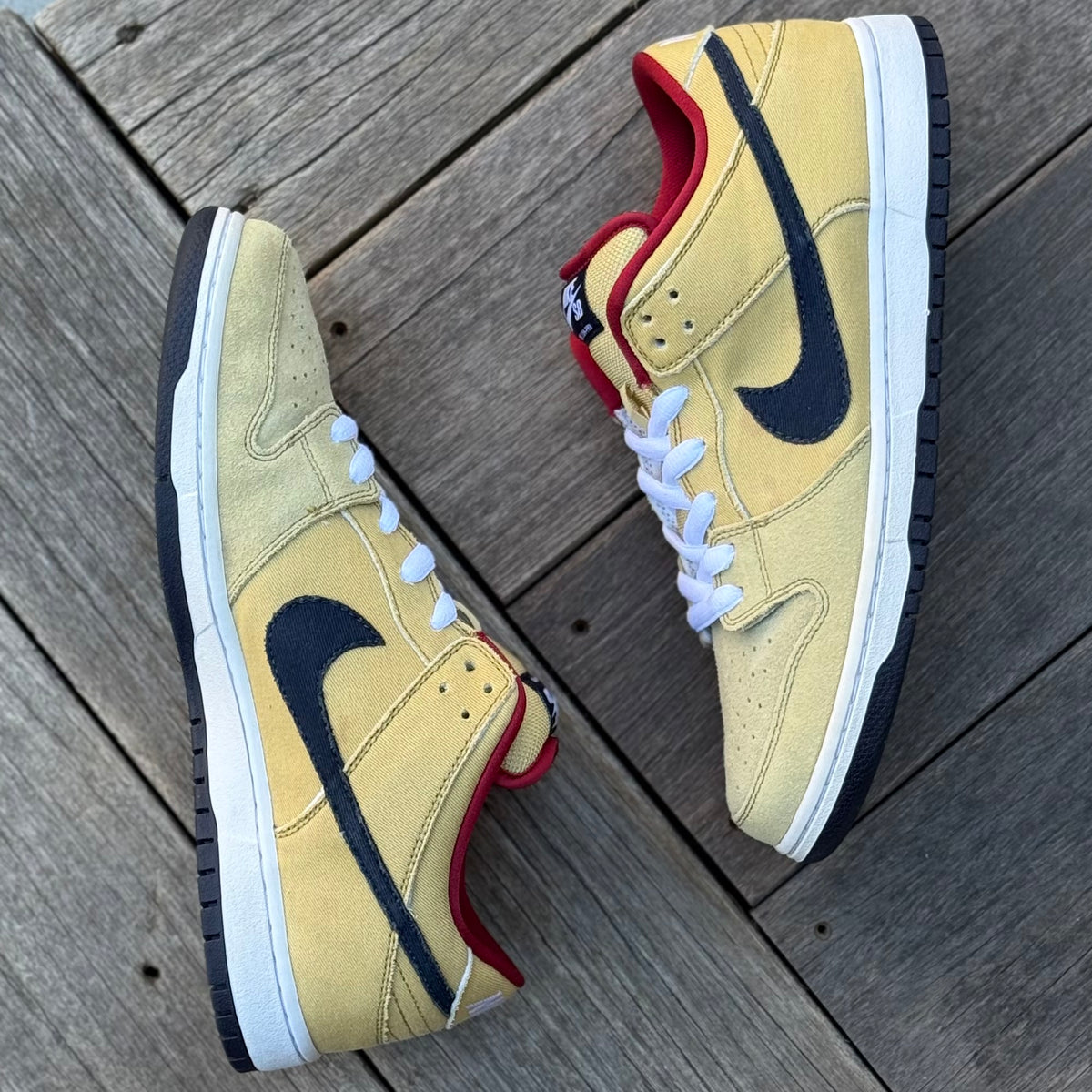 Nike SB Dunk Low Gold Dust Size 10