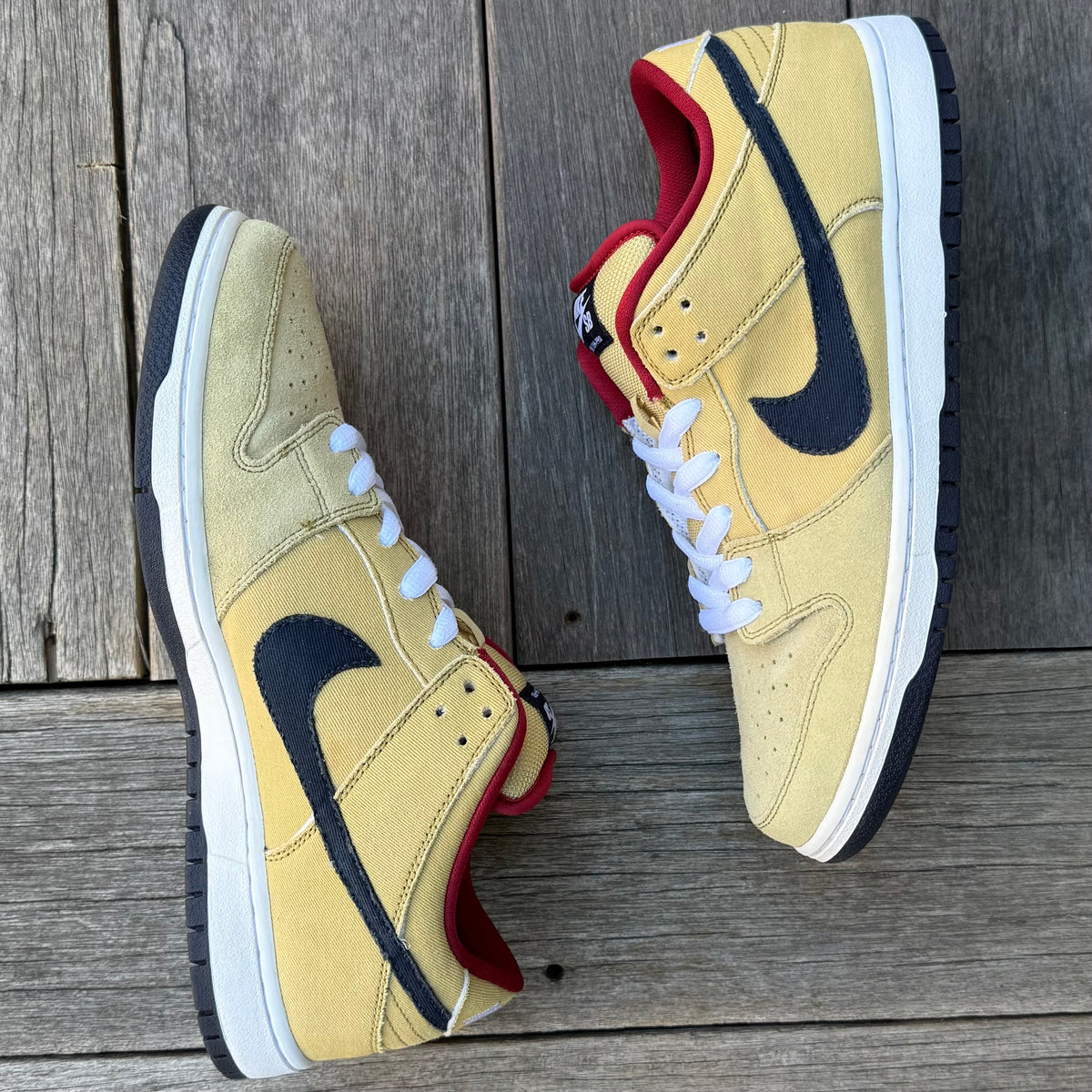Nike SB Dunk Low Gold Dust Size 10