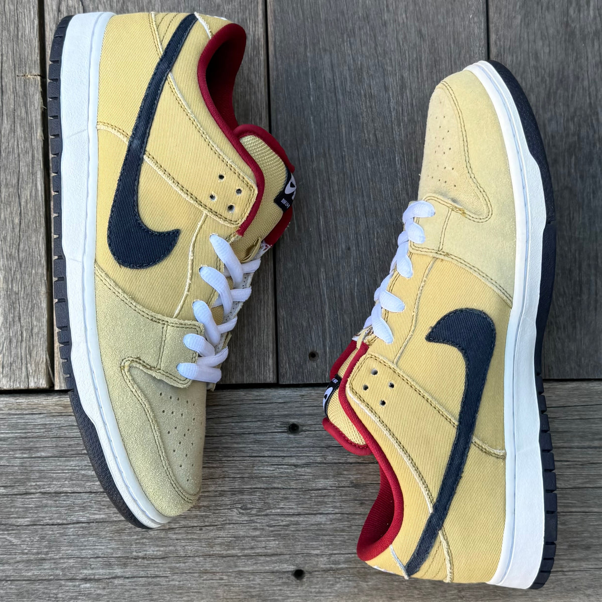 Nike SB Dunk Low Gold Dust Size 10