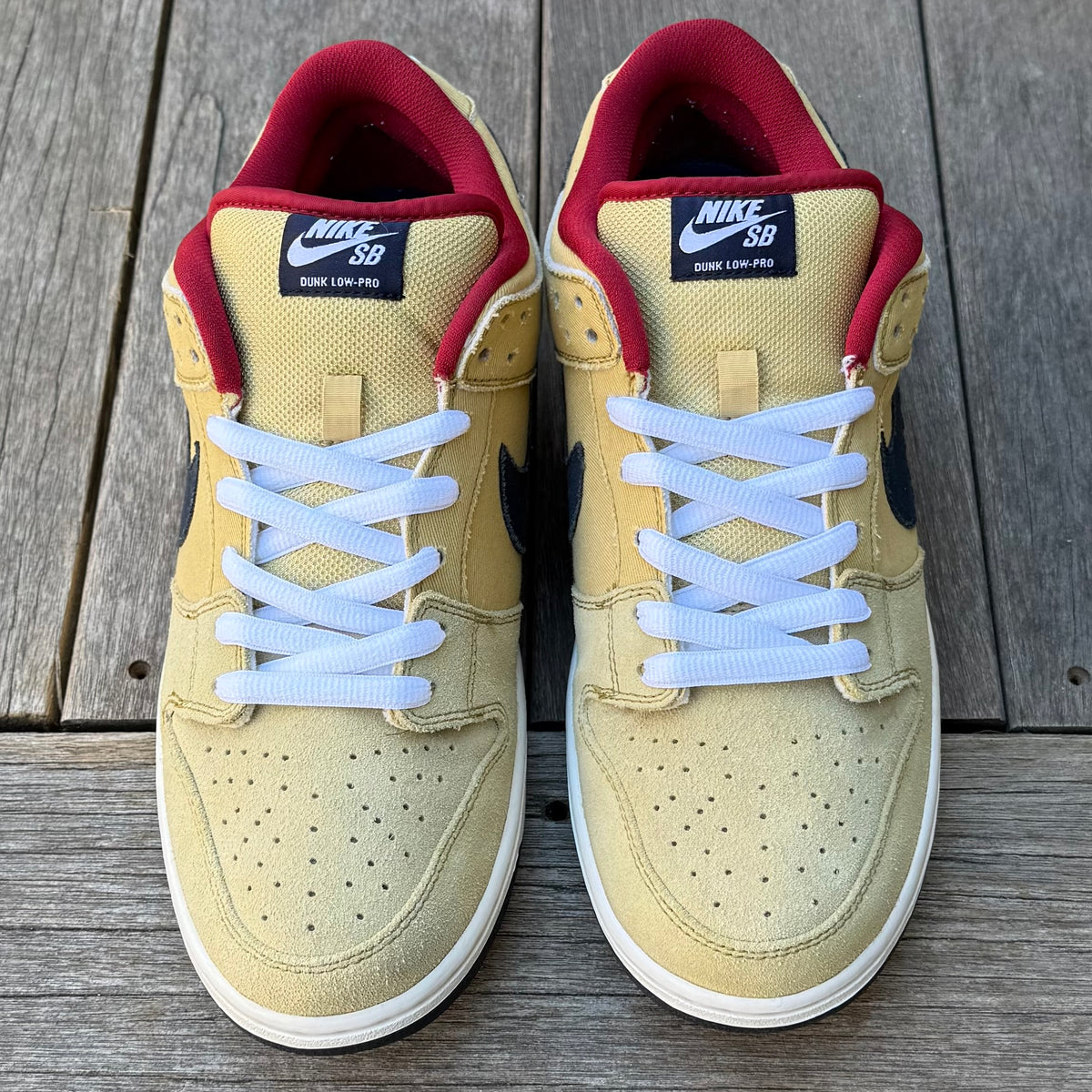 Nike SB Dunk Low Gold Dust Size 10