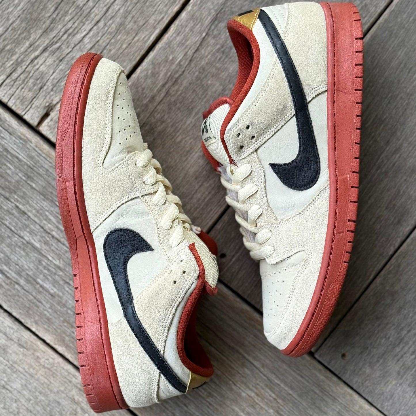 Nike SB Dunk Low Hennessy Muslin Size 10