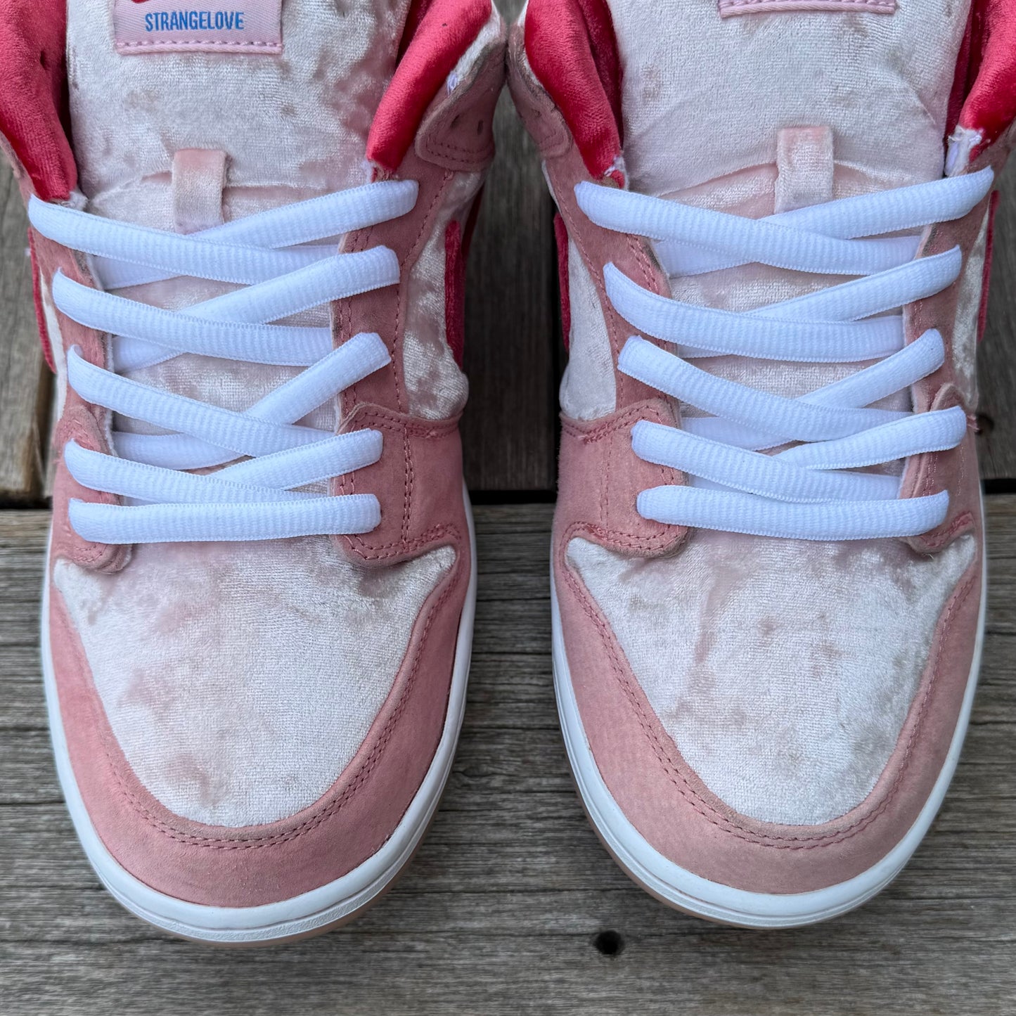 Nike SB Dunk Low Strangelove Size 9.5