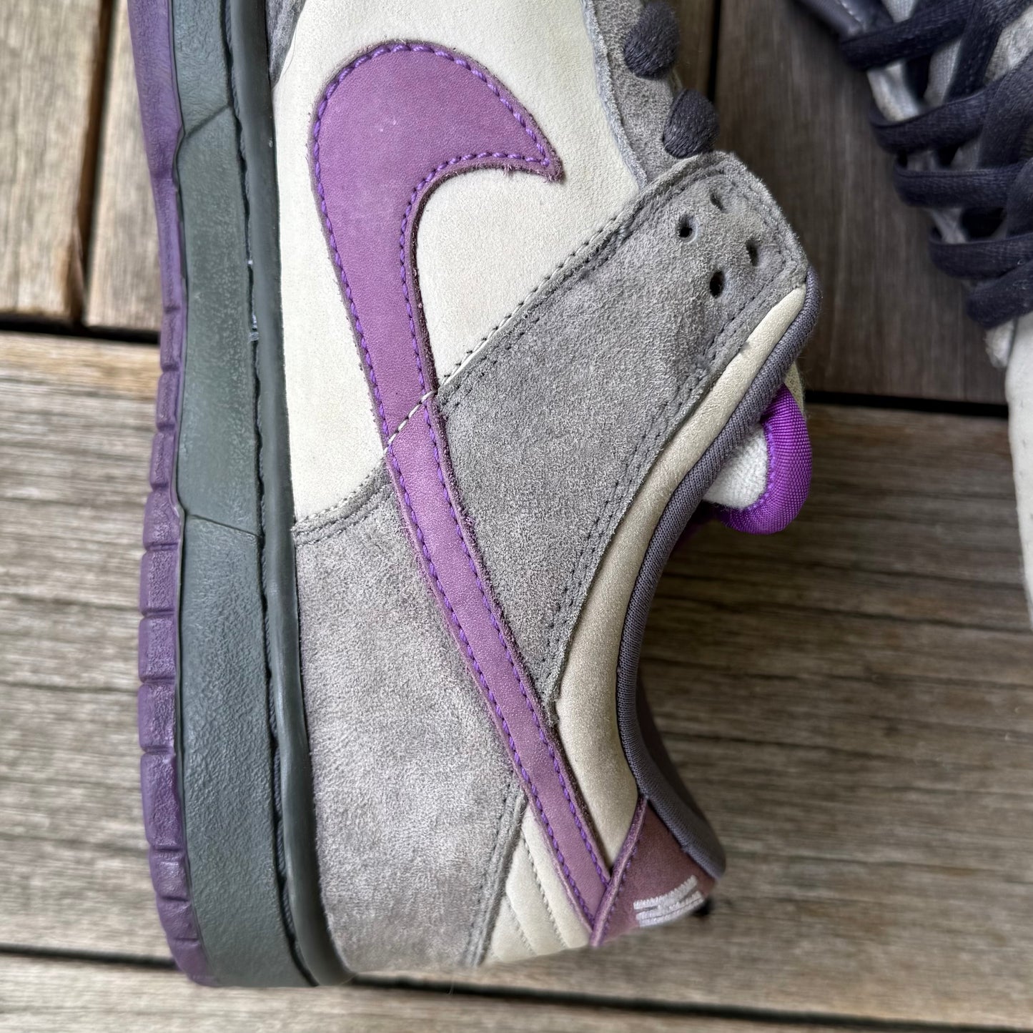 Nike SB Dunk Low Purple Pigeon Size 11.5