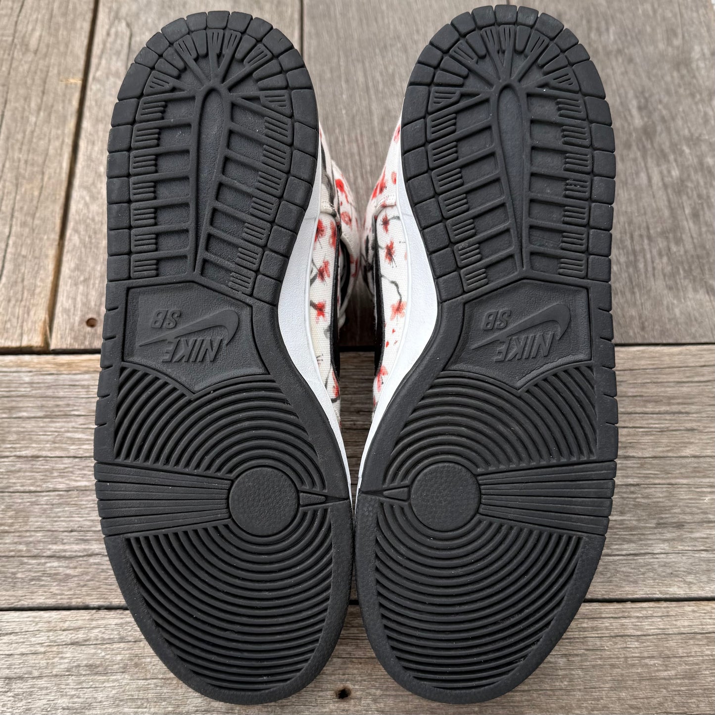 Nike SB Dunk High Cherry Blossom Size 9.5