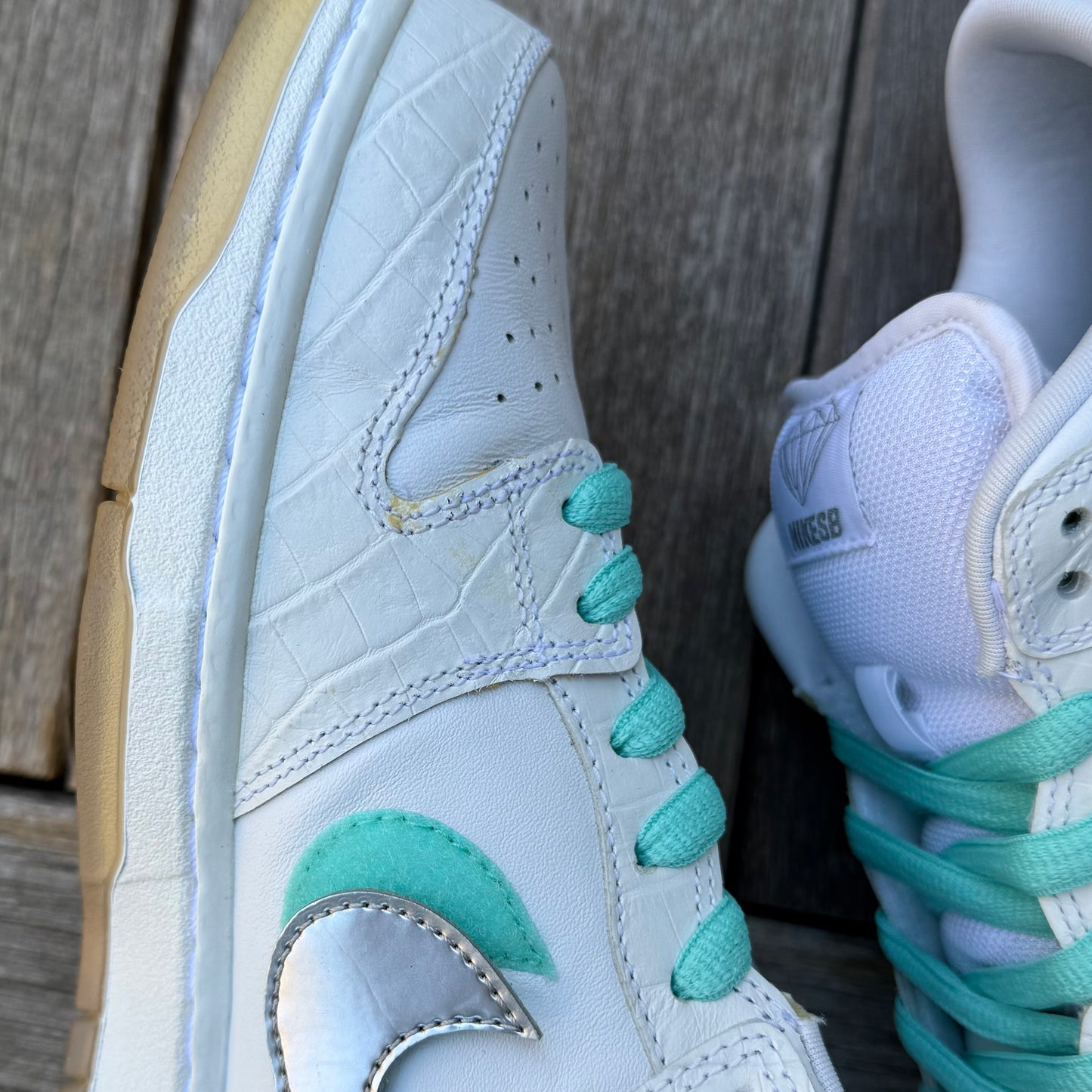 Nike SB Dunk Low White Diamond Size 9.5