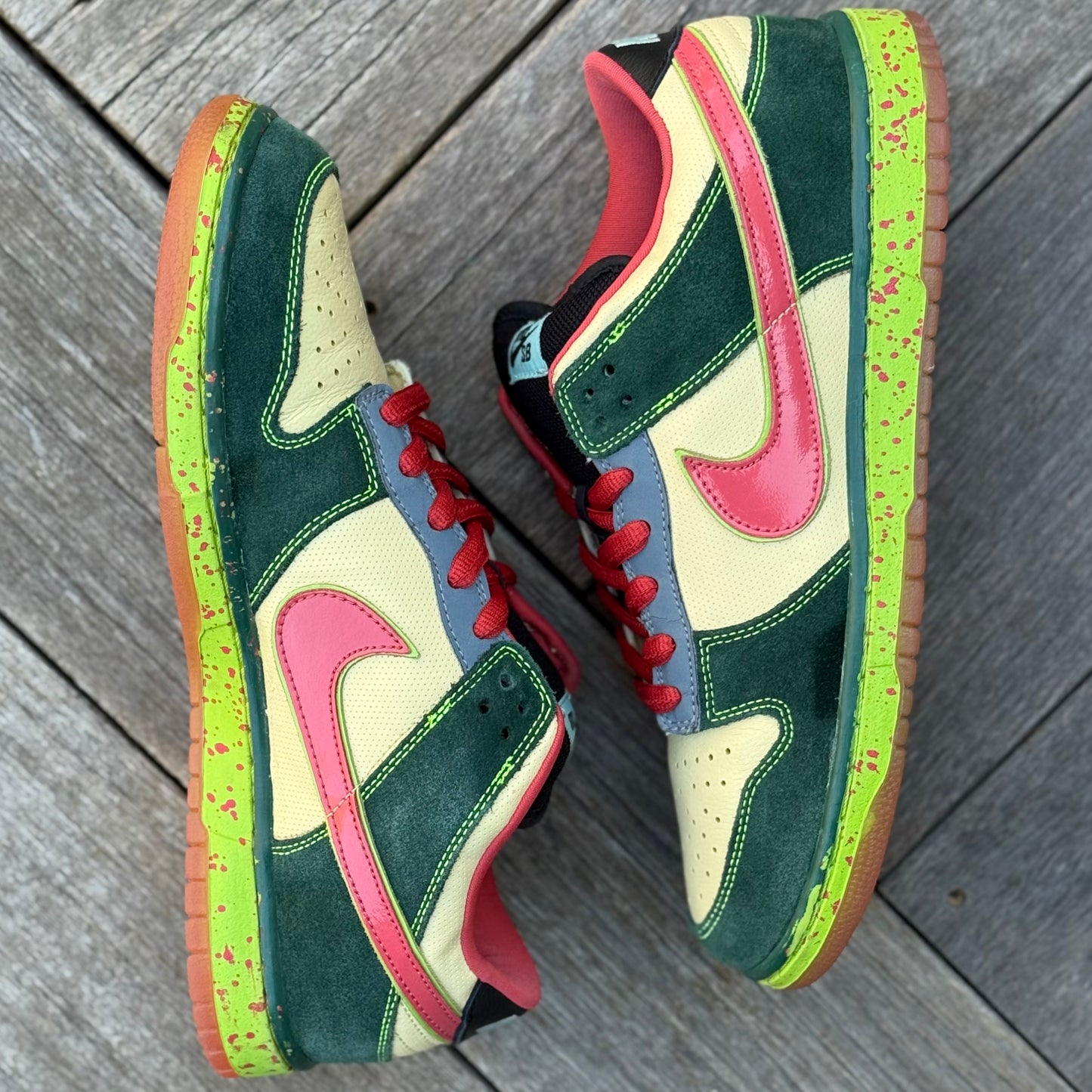 Nike SB Dunk Low Mosquito Size 11