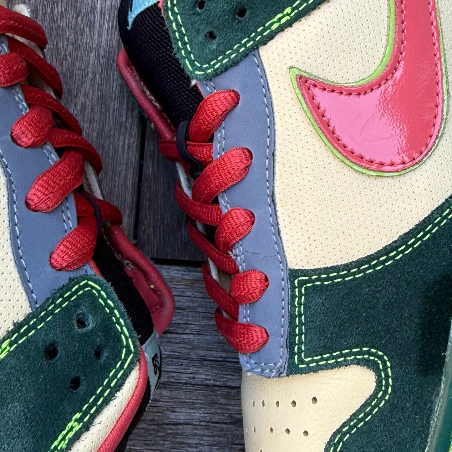 Nike SB Dunk Low Mosquito Size 11