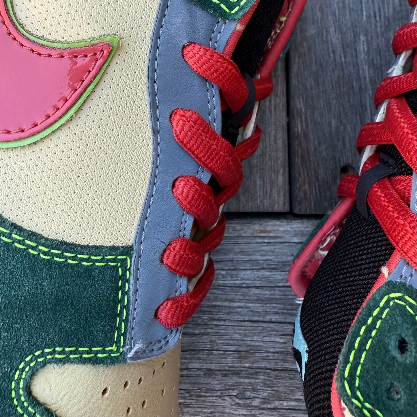 Nike SB Dunk Low Mosquito Size 11