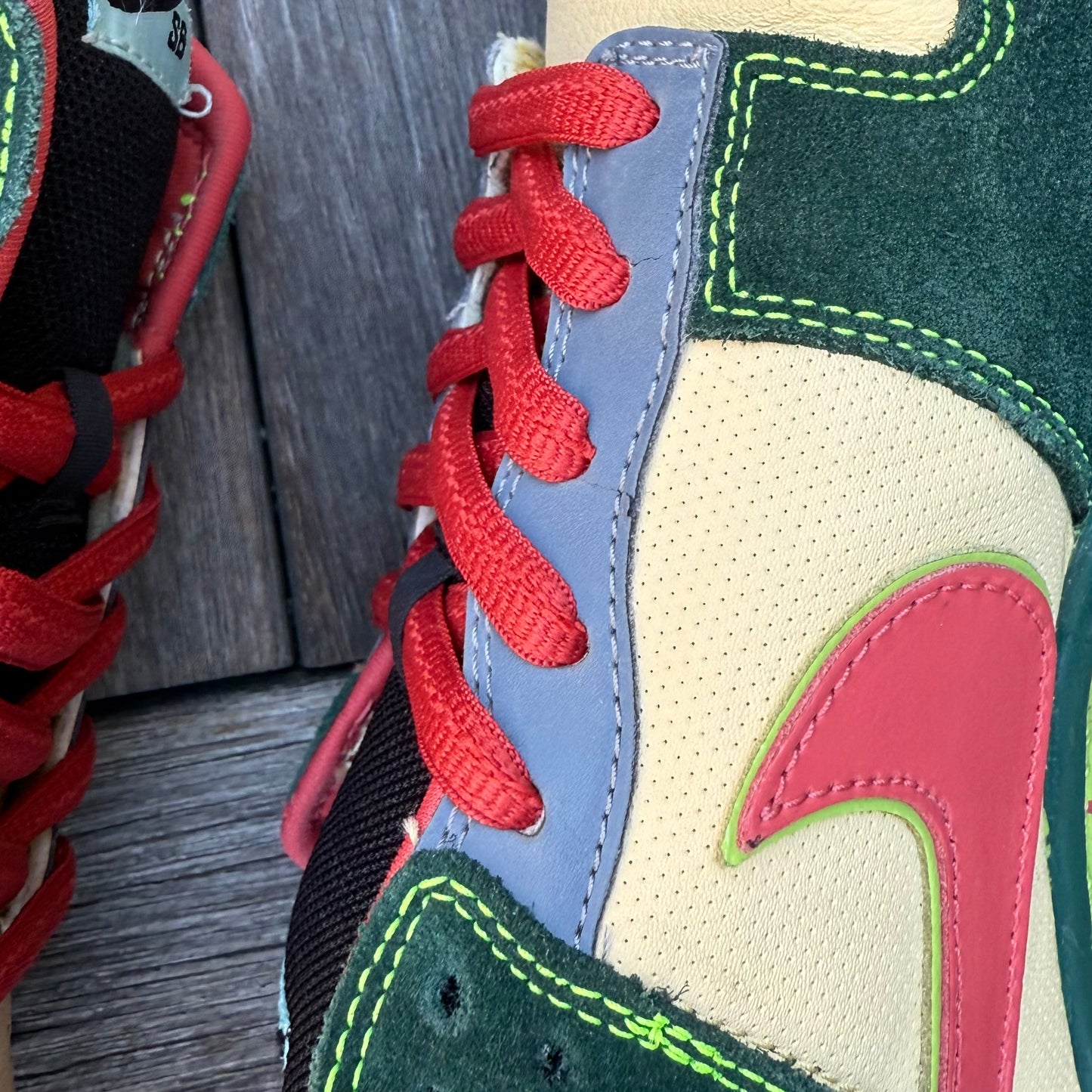 Nike SB Dunk Low Mosquito Size 11