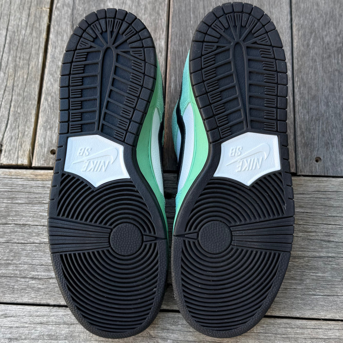 Nike SB Dunk Low Sea Crystal Size 9.5