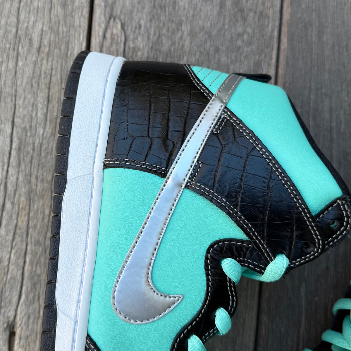 Nike SB Dunk High Tiffany Diamond Size 11