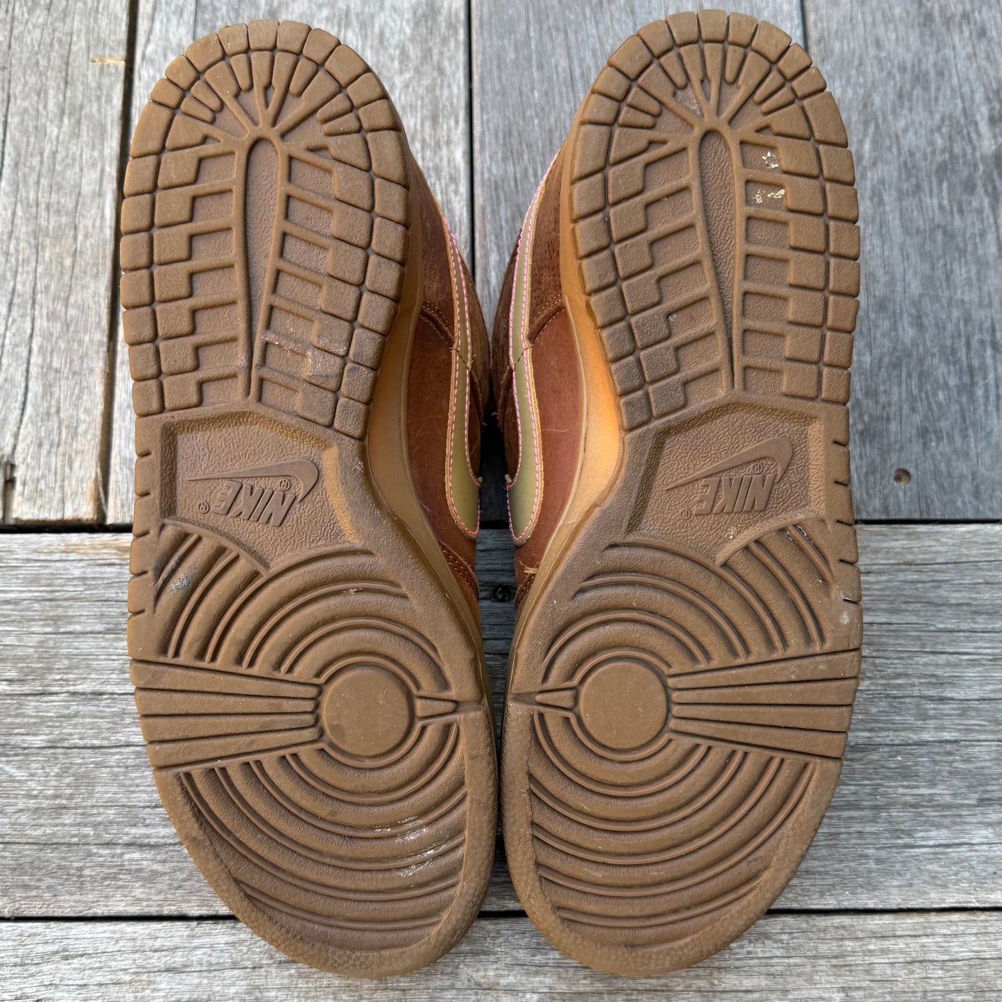 Nike SB Dunk Low Gibson Size 10