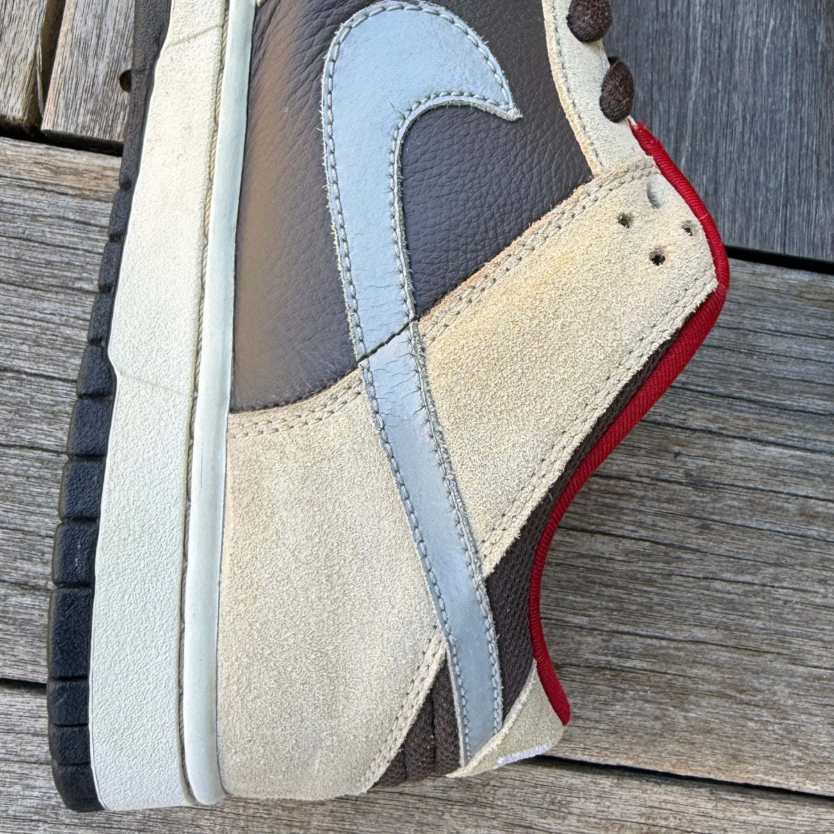 Nike SB Dunk Low Dark Chocolate Linen Size 10.5