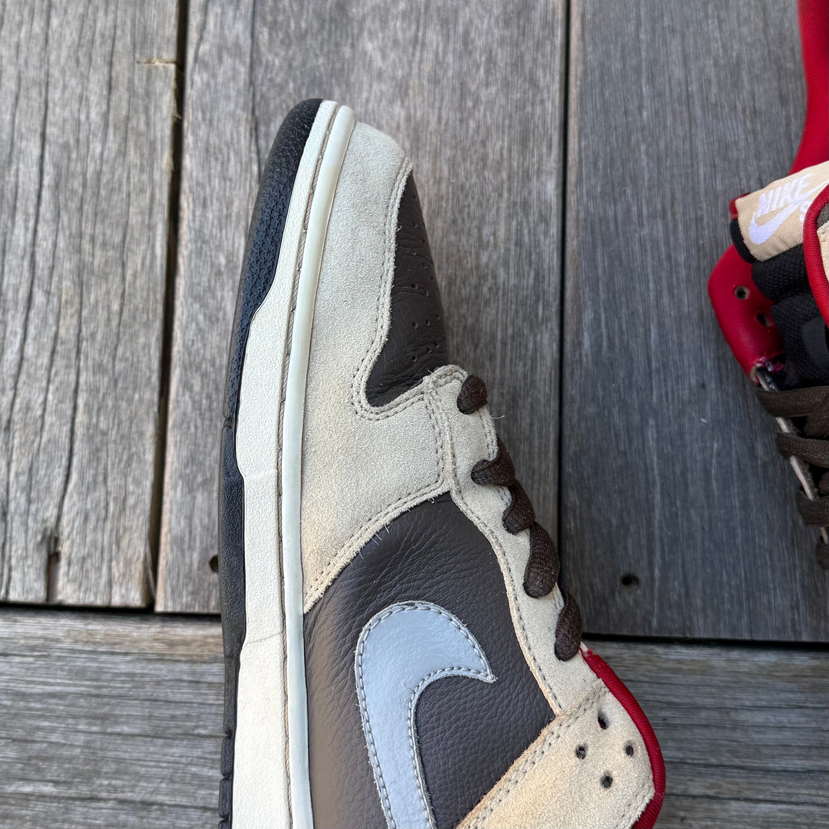 Nike SB Dunk Low Dark Chocolate Linen Size 10.5