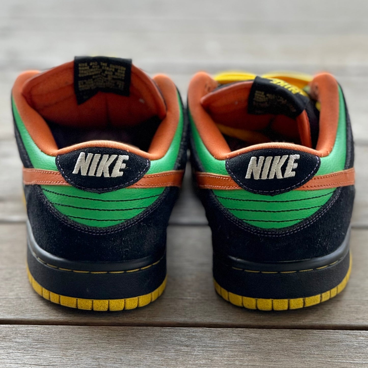Nike SB Dunk Low Green Spark Halloween Size 9