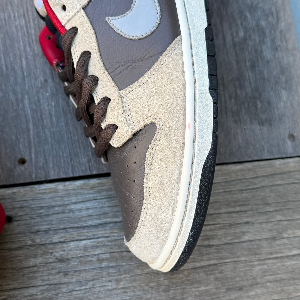 Nike SB Dunk Low Dark Chocolate Linen Size 10.5