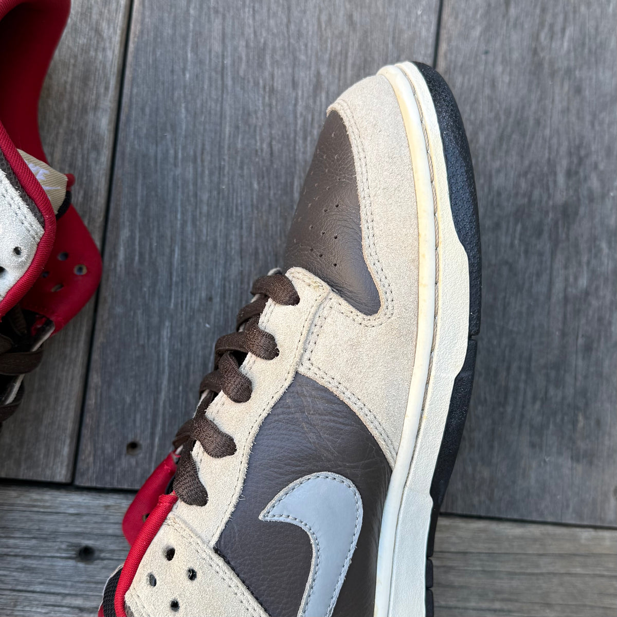 Nike SB Dunk Low Dark Chocolate Linen Size 10.5